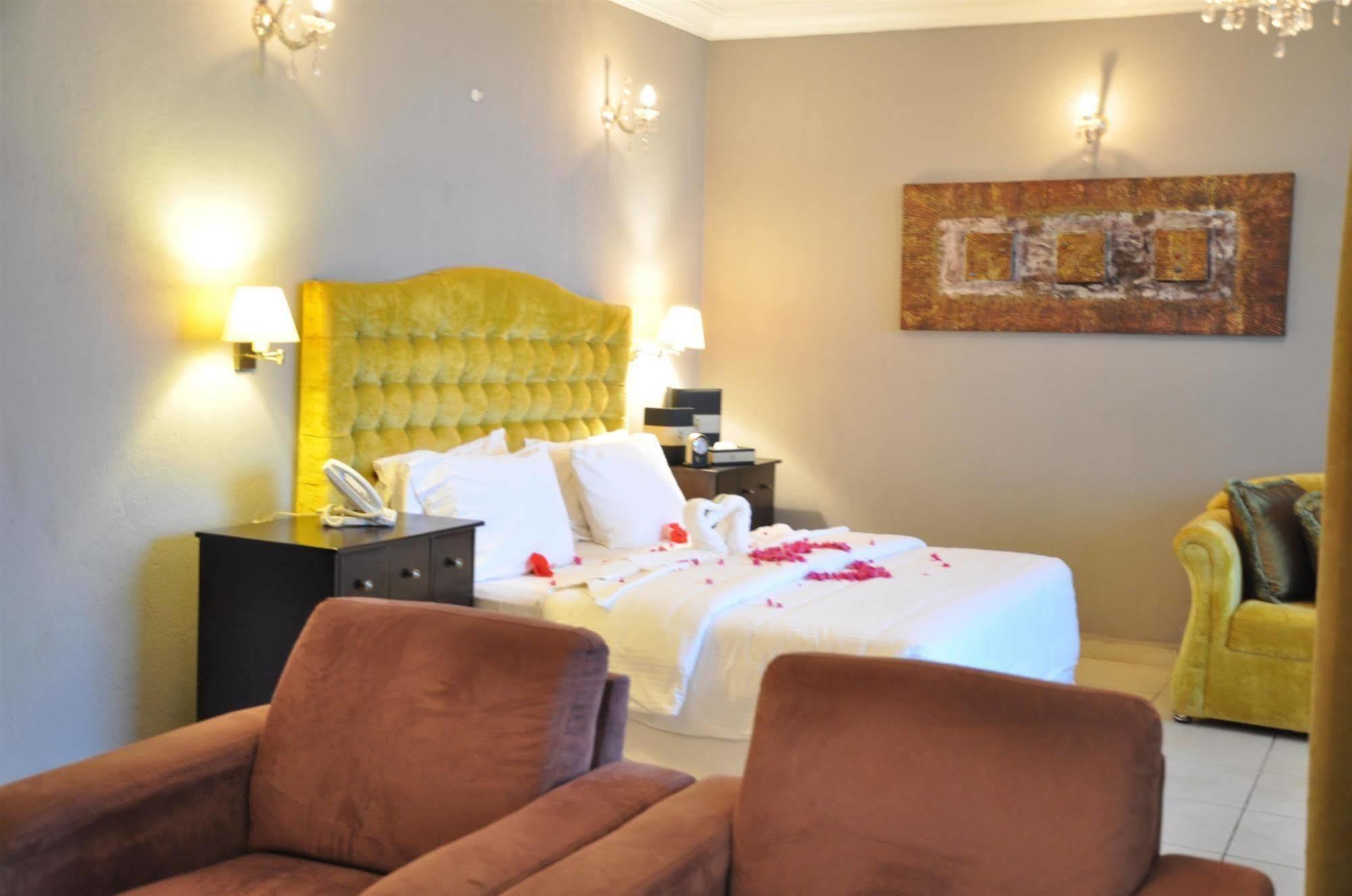 The Country Lodge Hotel Фритаун Экстерьер фото